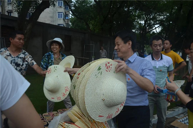 炎炎夏日送清涼，點滴關懷暖人心——城投集團各黨支部開展“送清涼”慰問一線員工活動