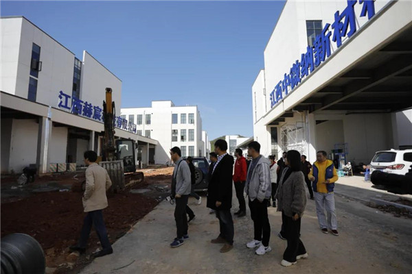 記者節：媒體聚焦昌南新區、城投集團重點項目建設工地