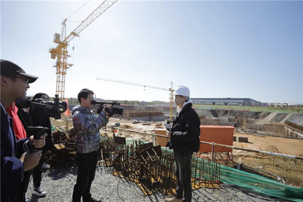 記者節：媒體聚焦昌南新區、城投集團重點項目建設工地