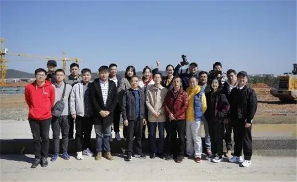 記者節：媒體聚焦昌南新區、城投集團重點項目建設工地